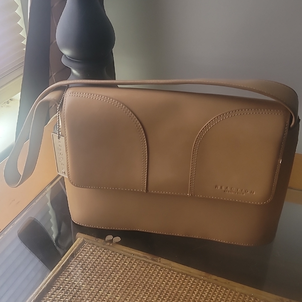 Kenneth Cole Reaction Tan Leather Bag